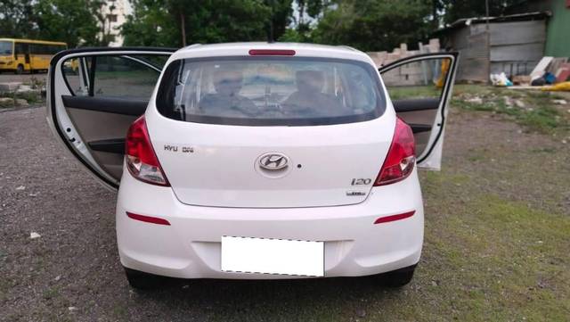 https://images10.gaadi.com/usedcar_image/4576138/original/processed_780c584c-a568-46d5-94f7-2c78300e29c7.jpg?imwidth=6401