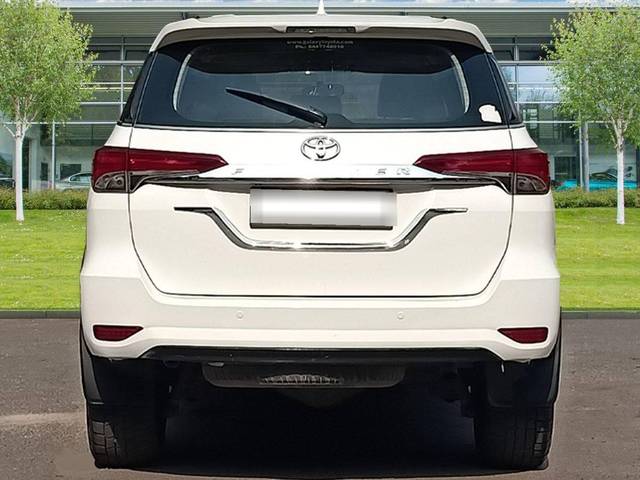 https://images10.gaadi.com/usedcar_image/4576141/original/processed_9e206a3cd2d5dc09e8d309bf7e628b11.jpeg?imwidth=6401