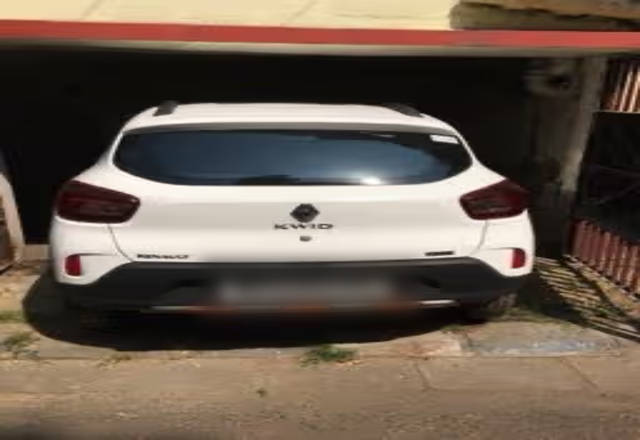 https://images10.gaadi.com/usedcar_image/4576145/original/c95f0d63-f404-4e35-9dd3-5c2dde975ec9.?imwidth=6400