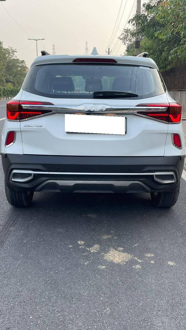 https://images10.gaadi.com/usedcar_image/4576153/original/processed_bff3181944d0a4ef681a814a51c25365.jpg?imwidth=6402