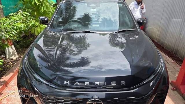 https://images10.gaadi.com/usedcar_image/4576156/original/processed_1f24a192-4422-48ef-b88f-8237913a6726.jpg?imwidth=6402