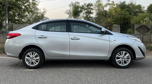 https://images10.gaadi.com/usedcar_image/4576157/original/e20dea94e6a1f025f6baa94fd300baf6.jpg?imwidth=6401