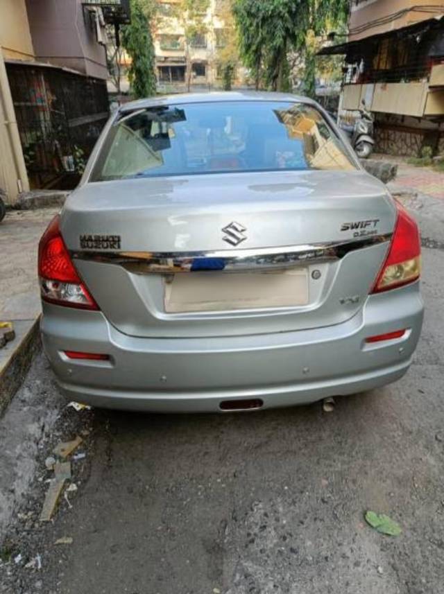 https://images10.gaadi.com/usedcar_image/4576160/original/processed_735886ff-c065-4b54-a015-0fb923bd9e61.jpg?imwidth=6401