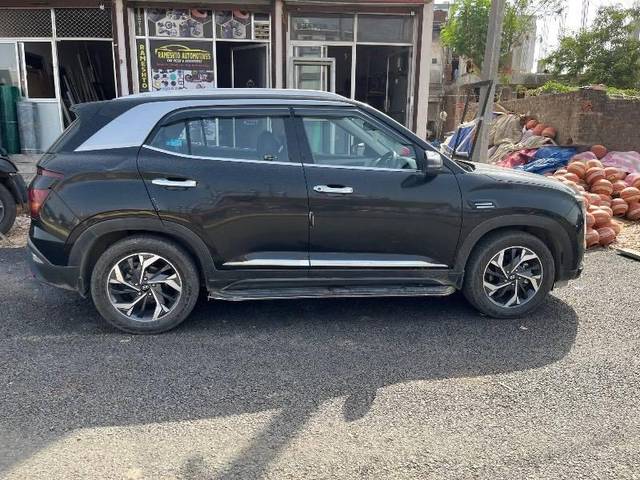 https://images10.gaadi.com/usedcar_image/4576166/original/processed_010e2a53-a389-4494-adad-a43c5fc0a492.jpeg?imwidth=6400