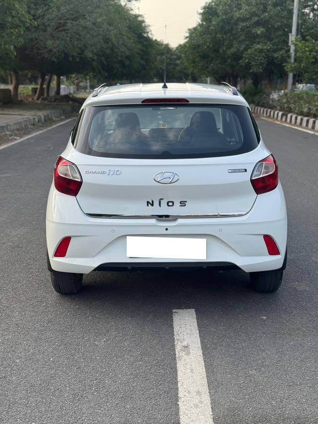 https://images10.gaadi.com/usedcar_image/4576167/original/processed_a0b5e9bde73d18868700494f319646b5.jpg?imwidth=6402