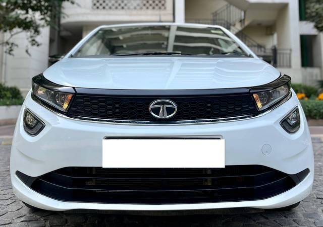 https://images10.gaadi.com/usedcar_image/4576168/original/processed_7aa19c113f7caec2befa329324546f6d.jpg?imwidth=6400