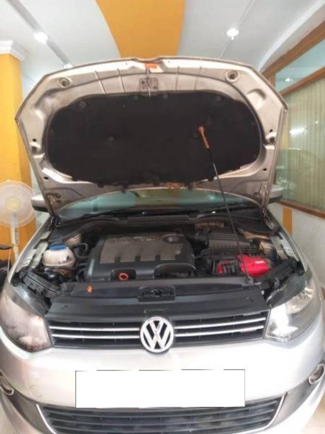 https://images10.gaadi.com/usedcar_image/4576179/original/processed_5df91c0b-ec7c-4bbf-a3df-6c4746974617.jpg?imwidth=6402