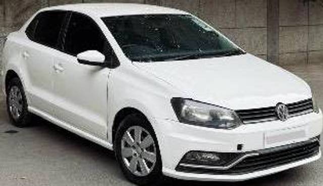 https://images10.gaadi.com/usedcar_image/4576181/original/processed_bab2b492-e868-4c0e-a342-f99ac46c702e.jpeg?imwidth=6400