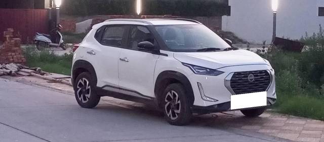 https://images10.gaadi.com/usedcar_image/4576192/original/processed_6c7faf4f-8260-4f81-bbbb-11bed76d16d8.jpg?imwidth=6400