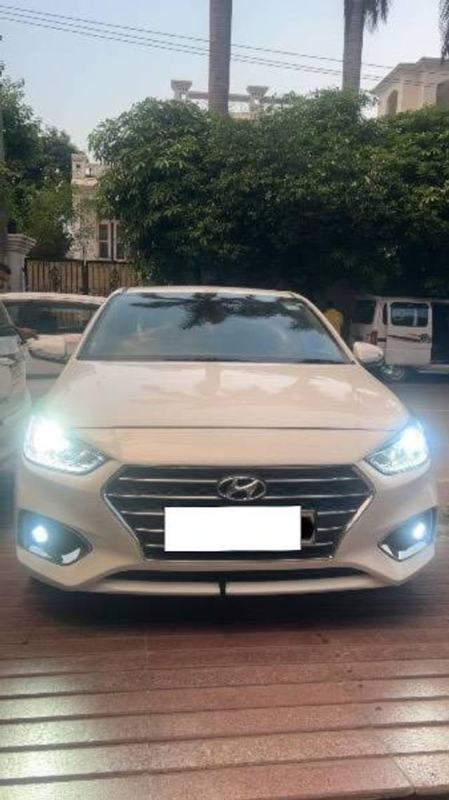 https://images10.gaadi.com/usedcar_image/4576195/original/processed_1c27b35c-3a36-4312-99f8-a5fd3f0697d4.jpeg?imwidth=6401