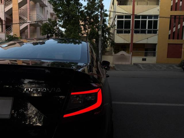 https://images10.gaadi.com/usedcar_image/4576200/original/processed_7a8e2b6b952726f00caa129b1f64a956.jpg?imwidth=6402