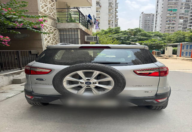 https://images10.gaadi.com/usedcar_image/4576240/original/148a4b14-ef51-4bcf-9508-5572920e60d4.?imwidth=6402