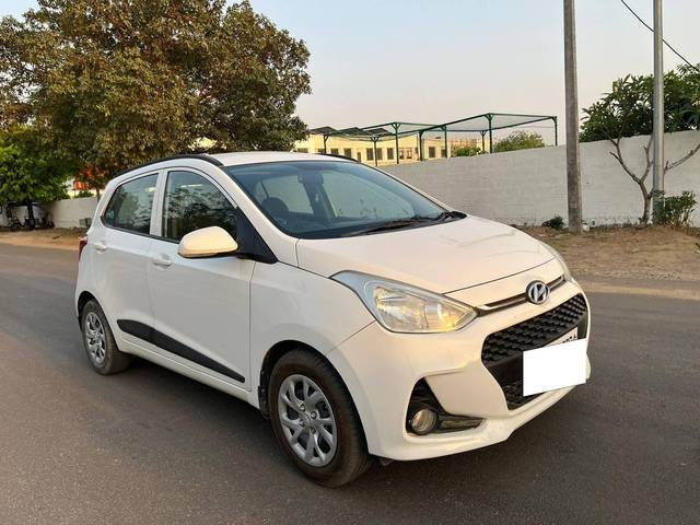 https://images10.gaadi.com/usedcar_image/4576243/original/processed_32433768a41eb1ae0cd165ae3431b504.jpg?imwidth=6400