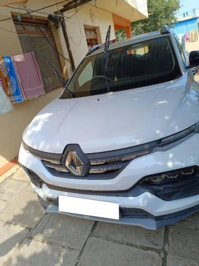 https://images10.gaadi.com/usedcar_image/4576244/original/processed_f190026f-09a6-4b98-a392-6a3af7456de4.jpg?imwidth=6402