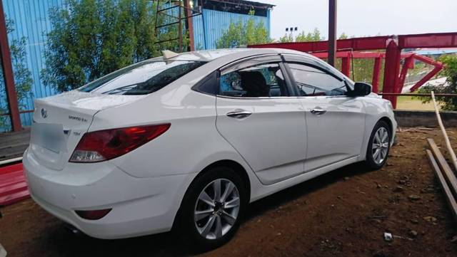 https://images10.gaadi.com/usedcar_image/4576251/original/processed_d4e87d44-307e-475d-8dcc-85783380ad8d.jpg?imwidth=6402