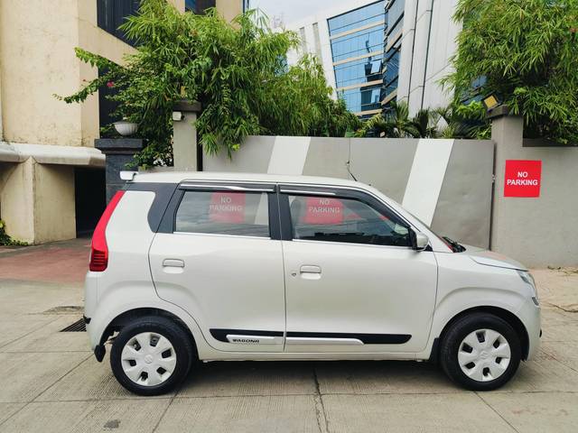 https://images10.gaadi.com/usedcar_image/4576254/original/processed_644816bc29fd57747db71926ff596912.jpeg?imwidth=6401