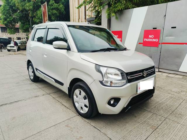 https://images10.gaadi.com/usedcar_image/4576254/original/processed_65d31b478f56403f9253000da4b1bafd.jpeg?imwidth=6400