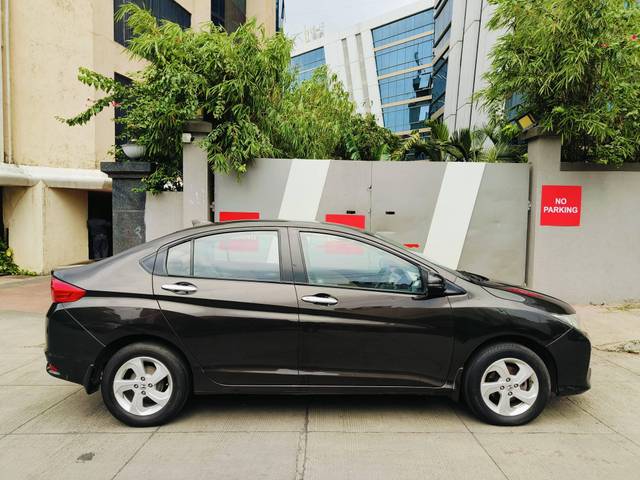 https://images10.gaadi.com/usedcar_image/4576256/original/processed_43c332be57d1924544d15bc989e8a1d8.jpeg?imwidth=6401