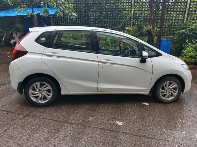 https://images10.gaadi.com/usedcar_image/4576260/original/4f4a32384e90126e25f60379bd36a5ed.jpg?imwidth=6401