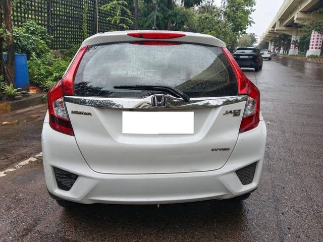 https://images10.gaadi.com/usedcar_image/4576260/original/processed_b21adb2c869309562bc4661f3a05c81b.jpg?imwidth=6402