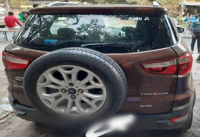 https://images10.gaadi.com/usedcar_image/4576261/original/e6e1c30e-ae04-4186-a1ad-e29a4e3b4b67.?imwidth=6402