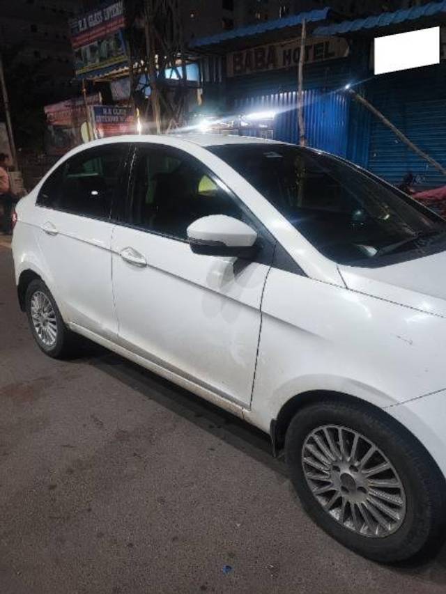 https://images10.gaadi.com/usedcar_image/4576262/original/processed_f1ade9ea-2d29-4007-bfeb-1b05afed89c1.jpg?imwidth=6402