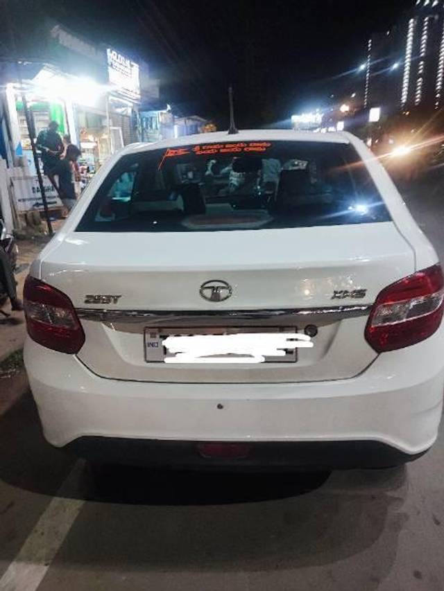 https://images10.gaadi.com/usedcar_image/4576262/original/processed_f2aa8903-a480-4fb0-afde-70b615fab6ae.jpg?imwidth=6401
