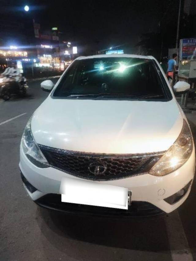 https://images10.gaadi.com/usedcar_image/4576262/original/processed_processed_d6c93fc3-73bf-4a2a-899f-dfde0206e2ce.jpg?imwidth=6400