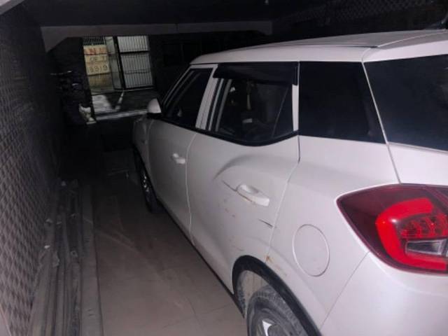 https://images10.gaadi.com/usedcar_image/4576266/original/processed_7988df1e-cbad-4ce2-a0a7-532ababbb599.jpeg?imwidth=6400
