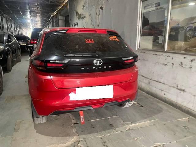 https://images10.gaadi.com/usedcar_image/4576286/original/processed_a5316f79-0b83-45d2-acbc-d2a75a6a7752.jpeg?imwidth=6400