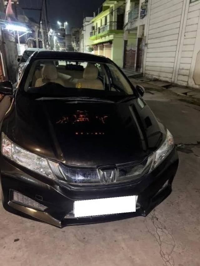 https://images10.gaadi.com/usedcar_image/4576328/original/processed_c945afce-83e7-4777-b462-8359e7730af9.jpeg?imwidth=6401