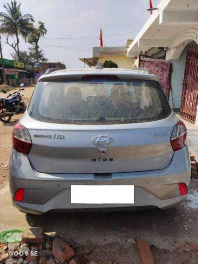 https://images10.gaadi.com/usedcar_image/4576329/original/processed_f8461b17-95eb-494e-abc6-e475f08df15b.jpg?imwidth=6402
