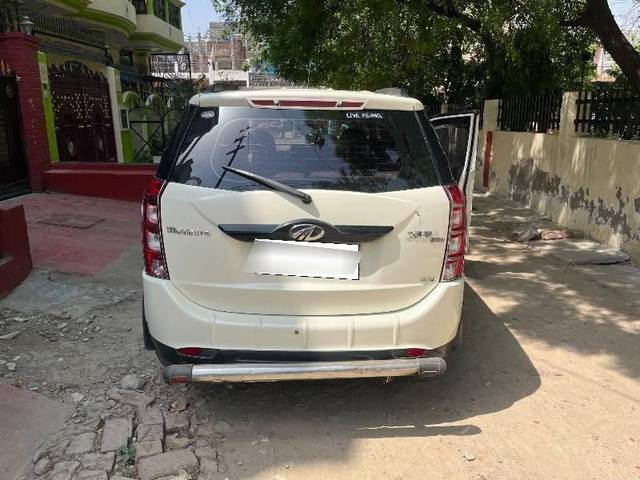 https://images10.gaadi.com/usedcar_image/4576334/original/processed_processed_3817bfe0-7e86-44ad-8d73-12bb372d9153.jpeg?imwidth=6402