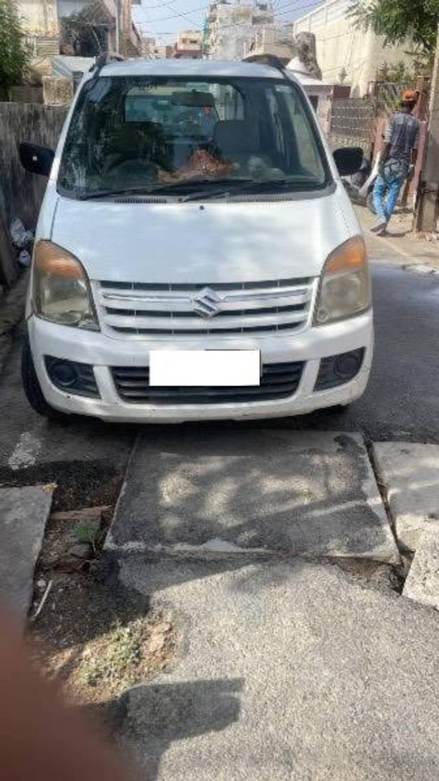 https://images10.gaadi.com/usedcar_image/4576335/original/processed_16cd1d93-13ea-4697-ba11-fdac66635cb1.jpeg?imwidth=6401