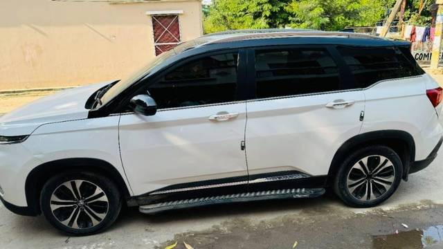 https://images10.gaadi.com/usedcar_image/4576337/original/processed_02c53962-9e65-43cd-89d7-f48bf15b0cb0.jpg?imwidth=6402