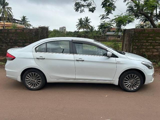 https://images10.gaadi.com/usedcar_image/4576345/original/processed_3c0e1b6d-1999-449e-bdc9-4fa0b30946dc.jpeg?imwidth=6401