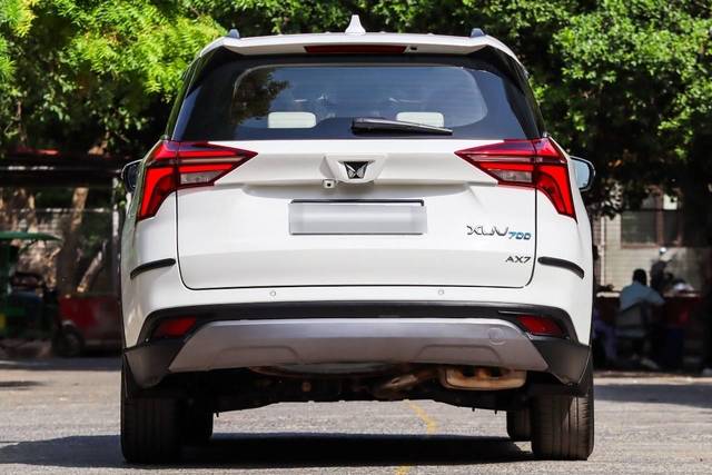 https://images10.gaadi.com/usedcar_image/4576361/original/processed_564ceda1-4363-4643-8e1a-bdd2b22f8256.jpg?imwidth=6402