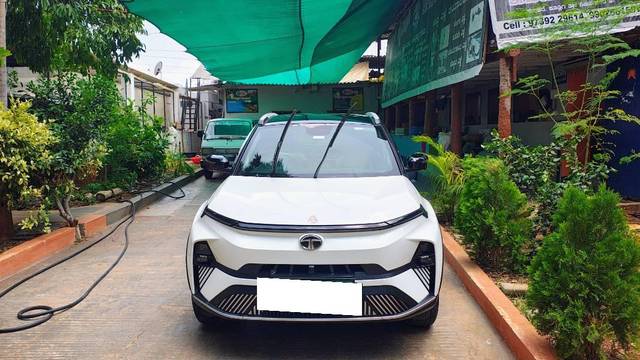 https://images10.gaadi.com/usedcar_image/4576405/original/processed_d23aceb9-5b89-4904-961f-4bbe147cc7b4.jpg?imwidth=6402
