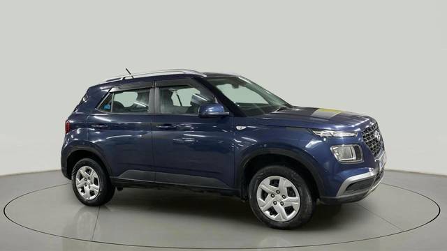 https://images10.gaadi.com/usedcar_image/4576430/original/fd02093dfd4a9089cbcae613a52dd1b4.jpg?imwidth=6400
