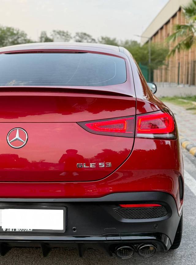 https://images10.gaadi.com/usedcar_image/4576448/original/processed_be4cbe11cafe79e14c9f8bc3b7f43550.jpeg?imwidth=6402