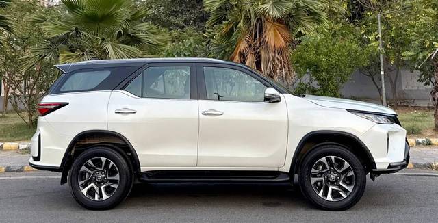 https://images10.gaadi.com/usedcar_image/4576470/original/processed_c906013a19bde4d685e86e2471dc25ed.jpeg?imwidth=6401