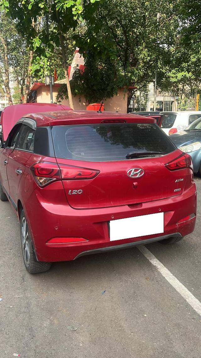 https://images10.gaadi.com/usedcar_image/4576493/original/processed_401dc586-168c-4700-b357-9ac4c981c27a.jpg?imwidth=6400