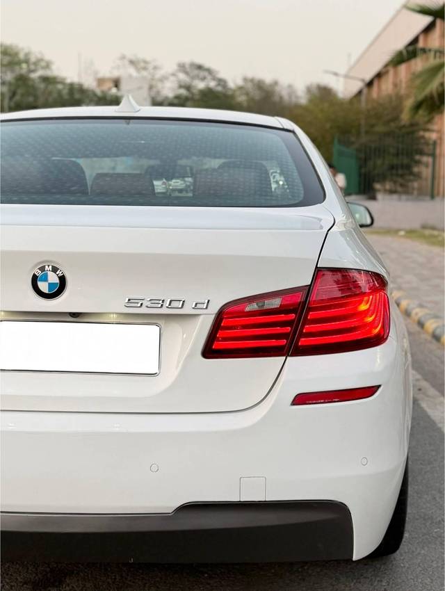 https://images10.gaadi.com/usedcar_image/4576504/original/processed_18f694e0f595cd0a0d139b4985b5d14d.jpeg?imwidth=6402