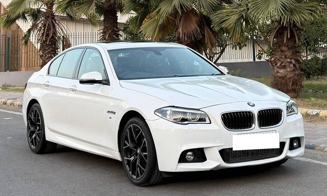 https://images10.gaadi.com/usedcar_image/4576504/original/processed_e2ea81685cd3d0880cd6d7203872b91b.jpeg?imwidth=6400