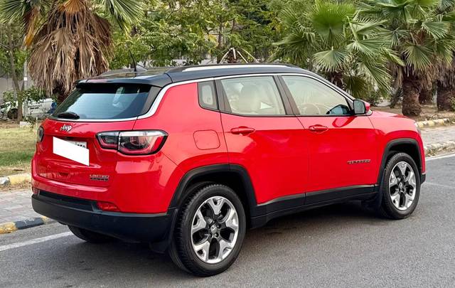 https://images10.gaadi.com/usedcar_image/4576506/original/processed_638e48750f797de5f7516d71a60fb2ec.jpeg?imwidth=6402