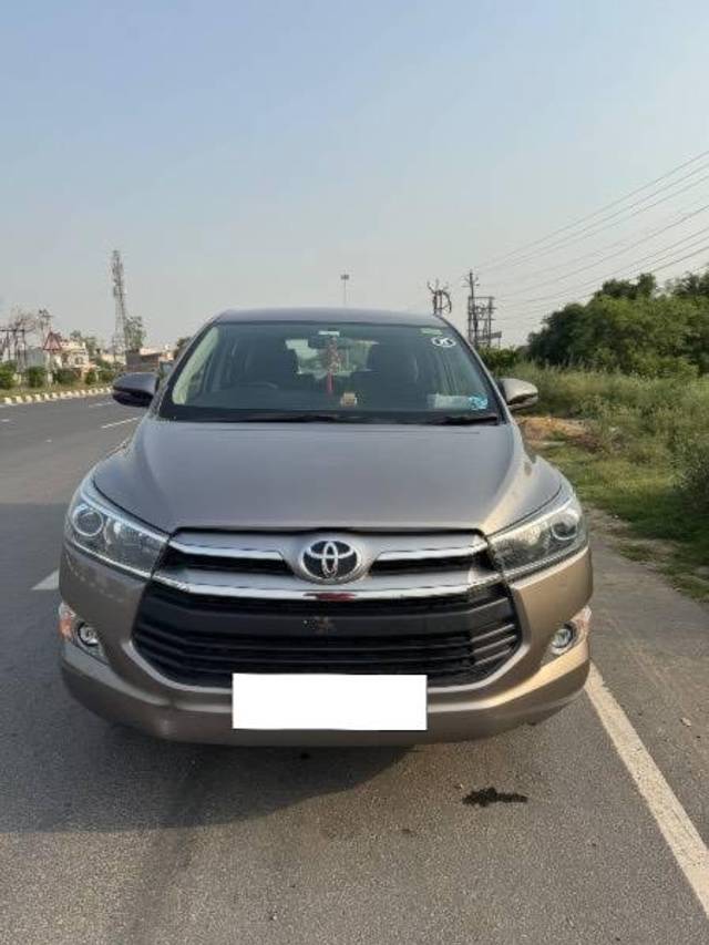 https://images10.gaadi.com/usedcar_image/4576508/original/processed_106775dd-cc88-4d16-b7fd-e003c0f33b68.jpeg?imwidth=6402