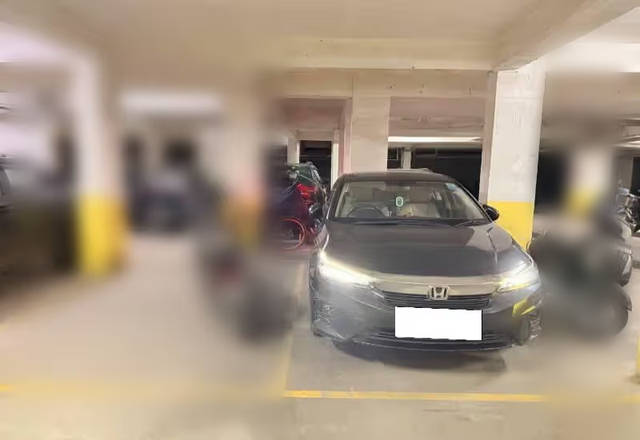 https://images10.gaadi.com/usedcar_image/4576520/original/076729ce-12d9-4fed-a003-93ebae621197.?imwidth=6400