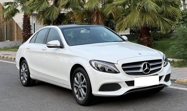 https://images10.gaadi.com/usedcar_image/4576531/original/processed_053d9918fe999ad6e54e7a5ee3f9128a.jpeg?imwidth=6400
