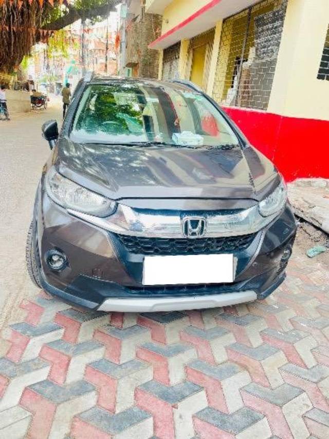 https://images10.gaadi.com/usedcar_image/4576555/original/processed_68c1997d-f253-46bf-98dd-a5822bbdca89.jpeg?imwidth=6400
