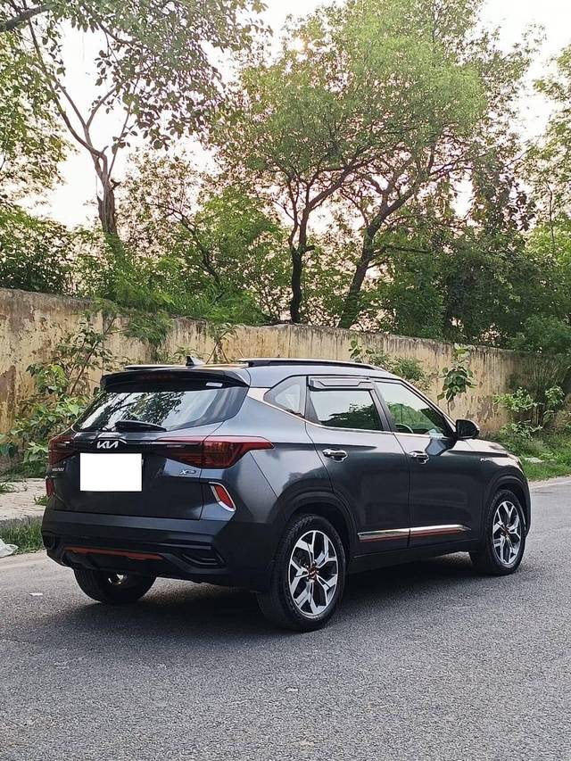 https://images10.gaadi.com/usedcar_image/4576600/original/processed_c1e27535d0f10a21cbd59fc4c1fea962.jpg?imwidth=6402